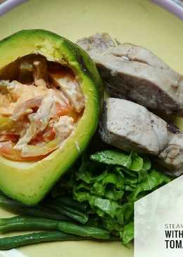 Steamed Chicken with Avocado-Tomato mayo