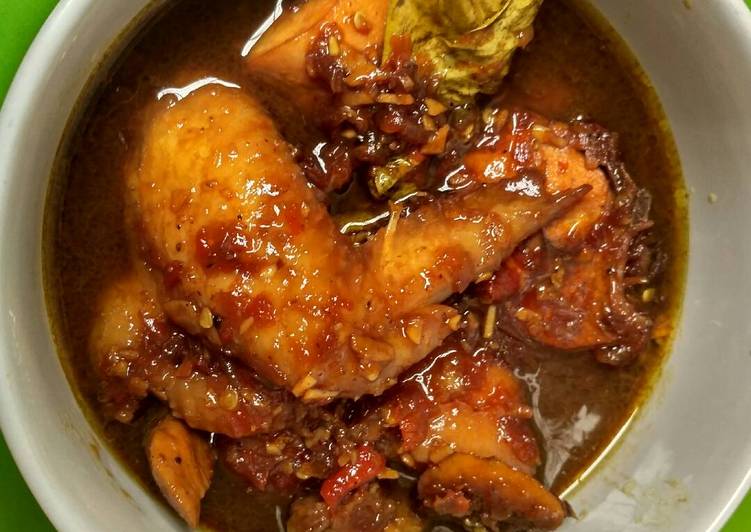 Resep Ayam kecap simple Dari Siska Ariani Wahyuning Astuti