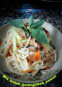 Mie basah goreng (Dek pawon)