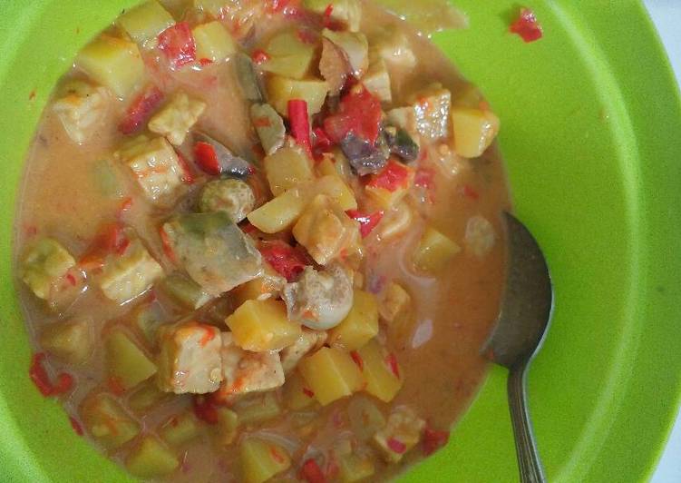gambar untuk resep makanan Sambel Goreng Kentang Ampela Ati with Tempe Khas Solo