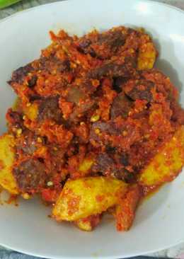 Dendeng balado campur kentang