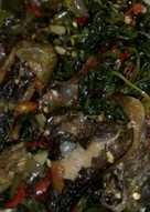 Oseng kangkung ikan pe/pari pedas mampus