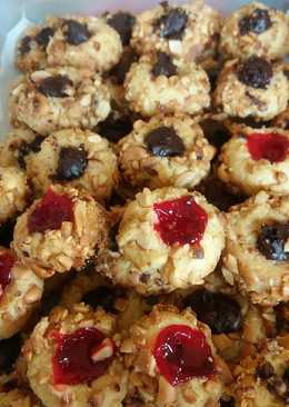 Thumbprint Coklat & Strowbery Cookies