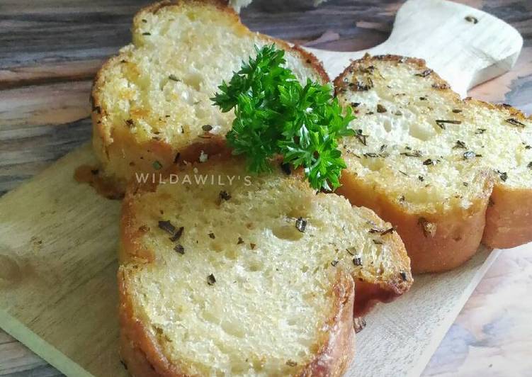 resep lengkap untuk Garlic Bread (teflon, no oven)