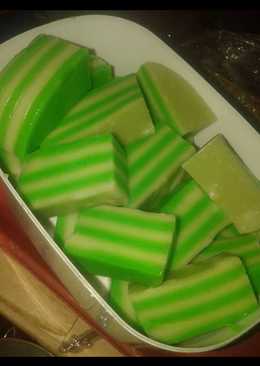 Kue lapis tepung terigu rasa pandan