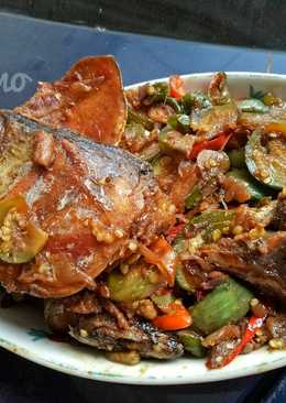 Oseng ikan asin dan terong bulat