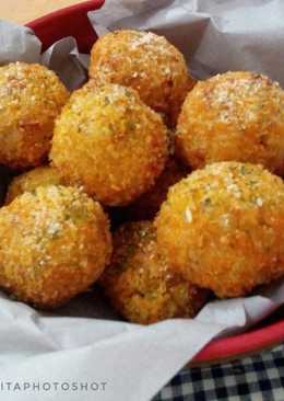 Deep Fried Rice Balls with Spicy Tuna and Cheese