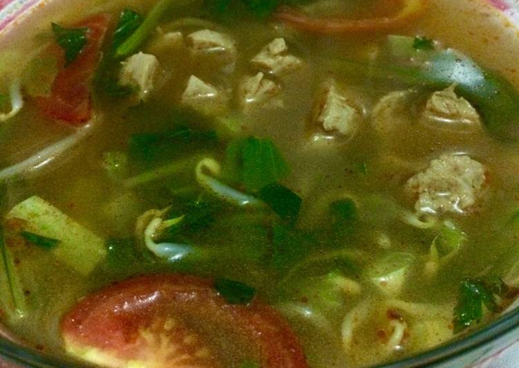 resep makanan Sayur caisim bakso kuah kari praktis (diet)