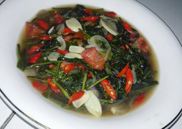 resep makanan Cah kangkung saus tiram pedas