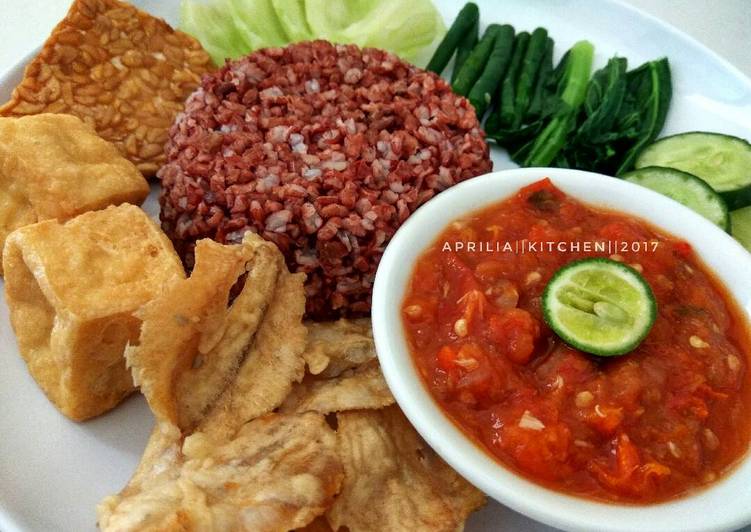 gambar untuk resep makanan Sego tempong/tempong nasi merah, menu makan siang