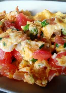 Omelet tomat