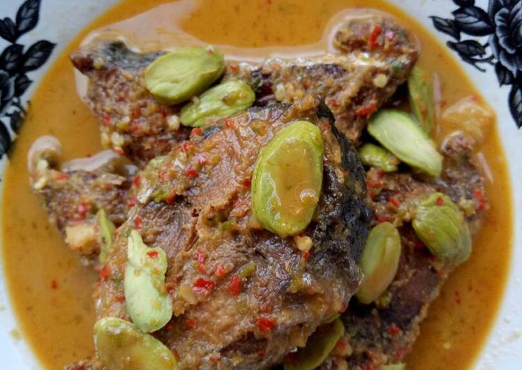 Resep Ikan tongkol kuah santan petai By Desi Nila Sari