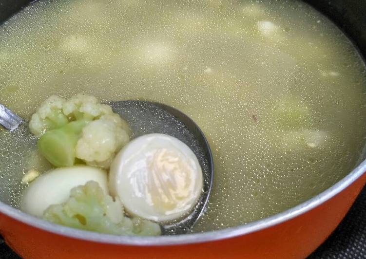 gambar untuk resep Sup Kembang Kol Telur Puyuh (mpasi 1y +)