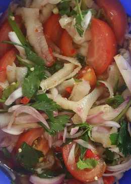 Salad ceker ayam ala Thai