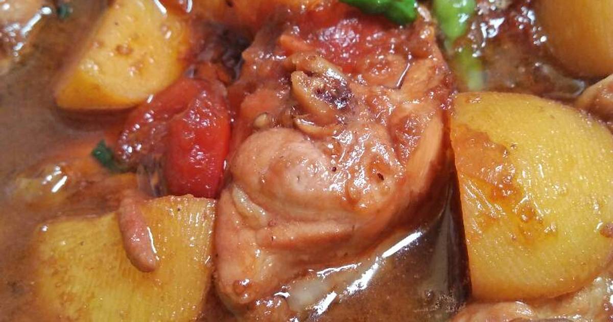 Resep Semur  Ayam  Kentang wangi oleh Bunda Gajah Cookpad