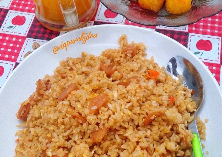  Resep  Nasi  goreng  sosis  pedass  oleh dapurchytra Cookpad