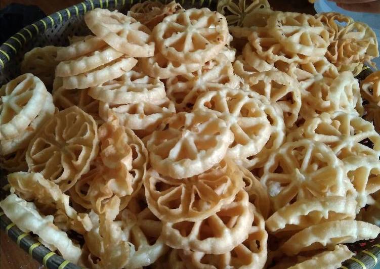 gambar untuk resep makanan Seroja kembang goyang