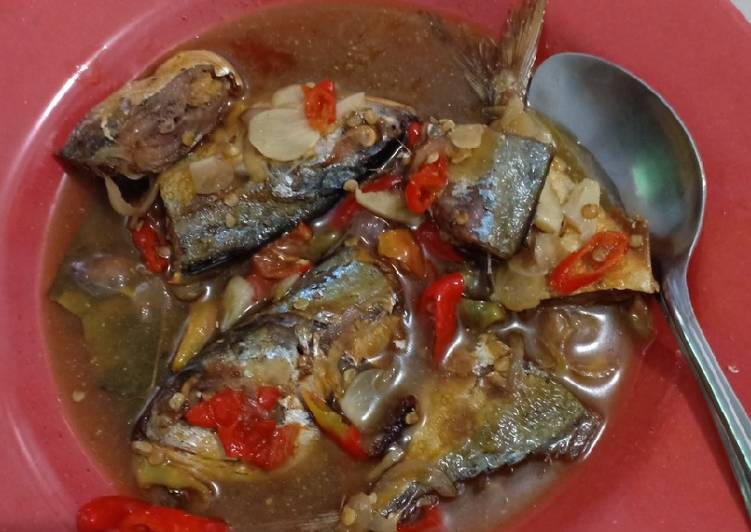 Resep Tumis Ikan  Asin  pedas oleh Rini Constantya Cookpad