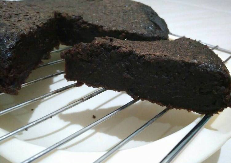 gambar untuk resep Super Moist and easy Chocolate Cake / kue coklat super lembut