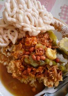 Nasi tahu bumbu kacang