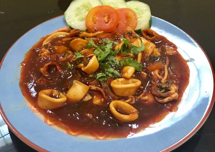 resep lengkap untuk Cumi Asam Manis