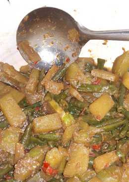 Tumis dari kacang panjang dan buah japan