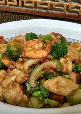 Tumis Brokoli Udang w/ Shabu" Sauce