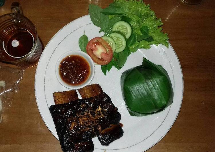 gambar untuk resep Nasi timbel iga bakar