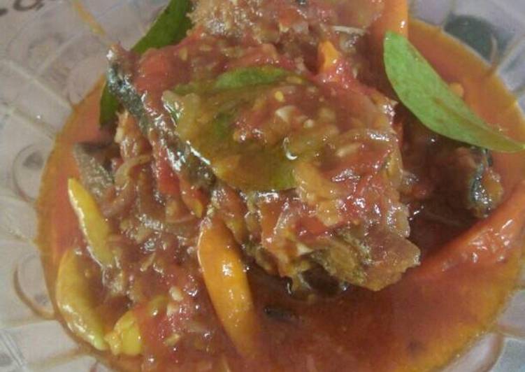 bahan dan cara membuat Sarden ikan tuna homemade