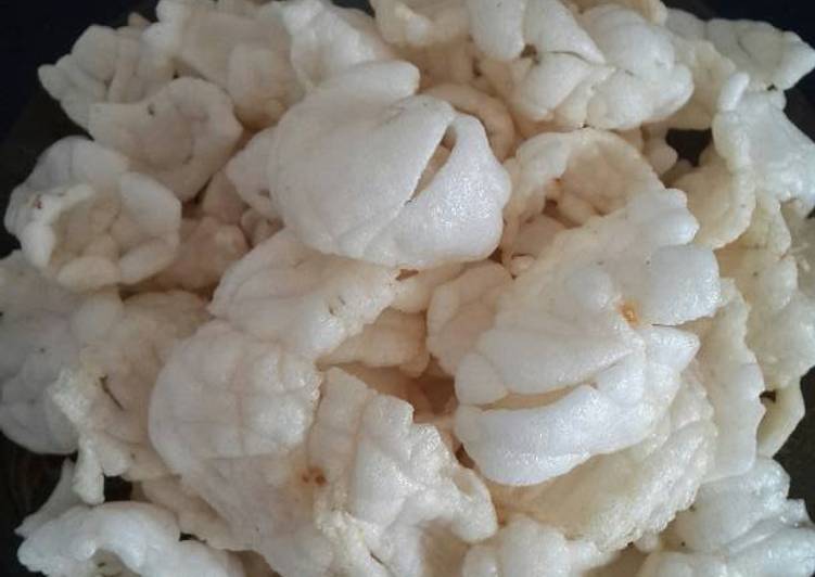 gambar untuk cara membuat Krupuk Nasi Sisa Rasa terasi