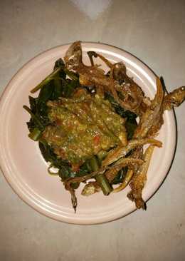 Plecing kangkung sambel ikan asin