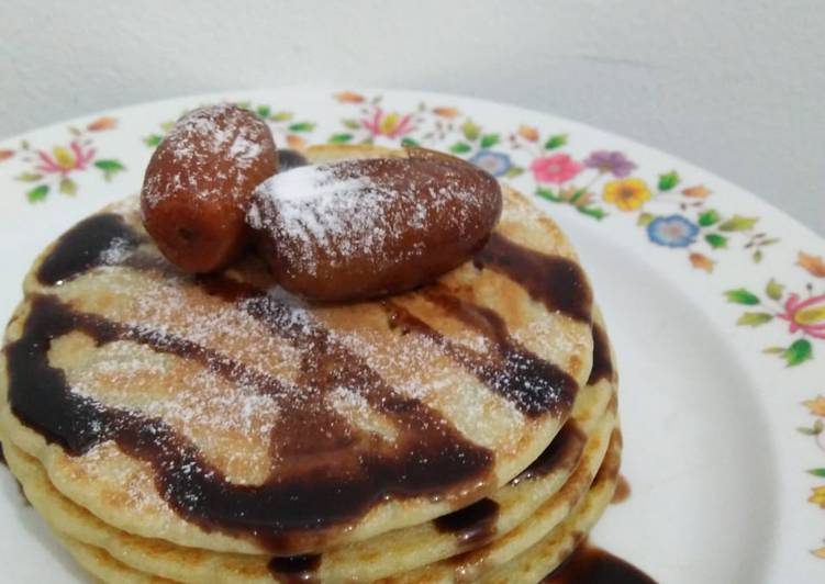 gambar untuk resep Pancake kurma saus coklat bersalju #BikinRamadanBerkesan