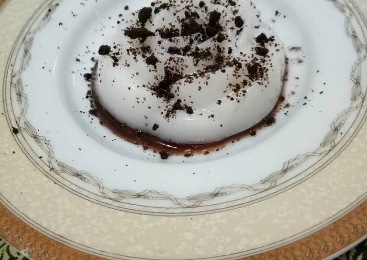 Resep Puding coklat vanila bertabur oreo Oleh dian Purnamasari