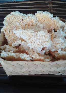 Intep (kerak nasi) goreng tradisional