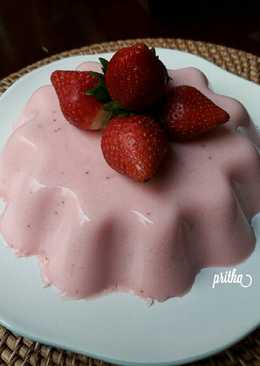 Strawberry yoghurt pudding