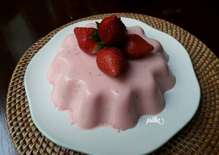 gambar untuk cara membuat Strawberry yoghurt pudding