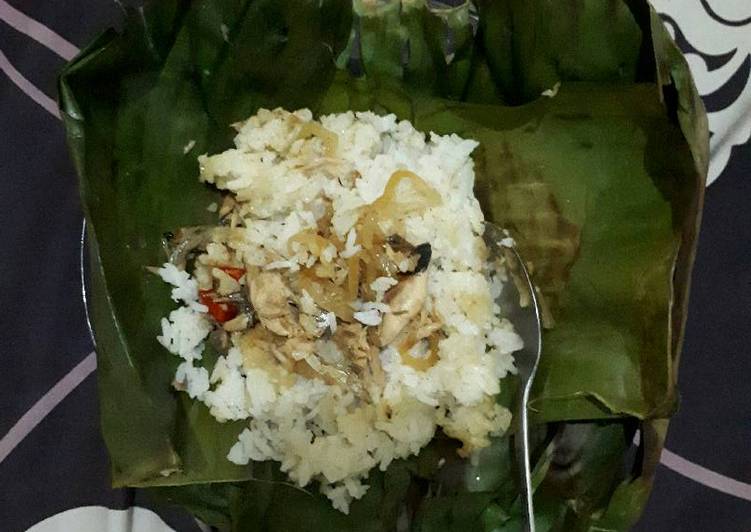 gambar untuk resep makanan Nasi liwet bakar masak ricecooker isian tumis tongkol