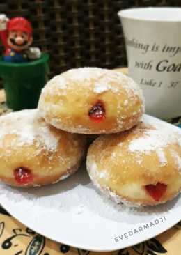 Donat Empuk Isi Selai Strawberry