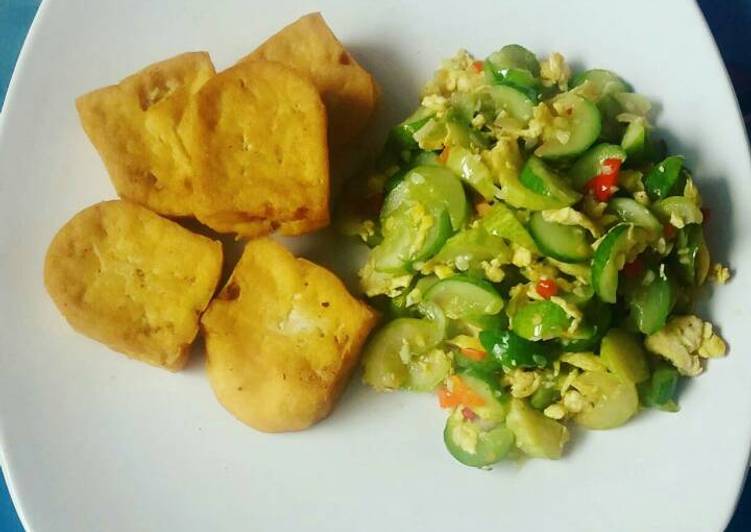 resep Tahu goreng + tumis timun (menu diet GM day 6)