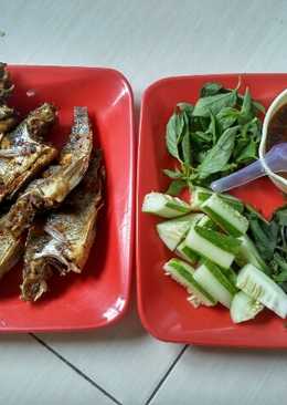 Lalapan Ikan Nila dan Sambel Terasi Spesial