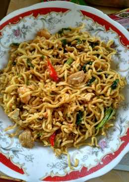 Mie telur goreng