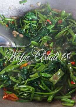 4. Tumis Kangkung Pedas Terasi