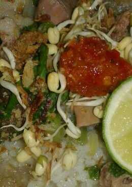 Soto daging plus ceker(menu anak)