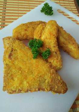 Pisang goreng dan roti goreng crispie.. (Bekal sekolah)