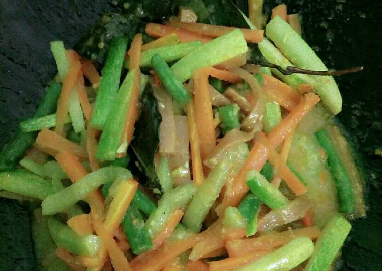 cara membuat Acar kuning sayur sosis