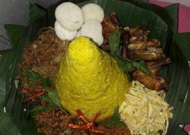 cara membuat Tumpeng nasi kuning magic com