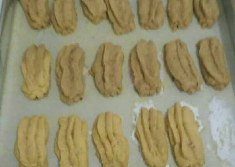 resep lengkap untuk Kue kering renyah uenak