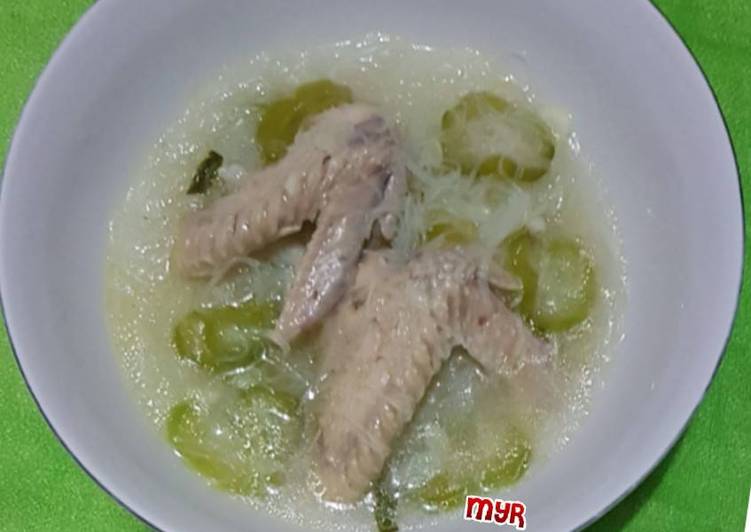 cara membuat Sop Sayap Ayam Kampung Oyong Soun