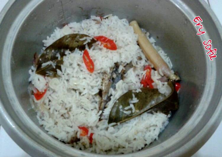 Resep Nasi Liwet Ikan  Asin  Peda  Rice Cooker oleh Ery 