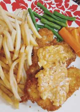 Simple chicken steak with cheese sauce